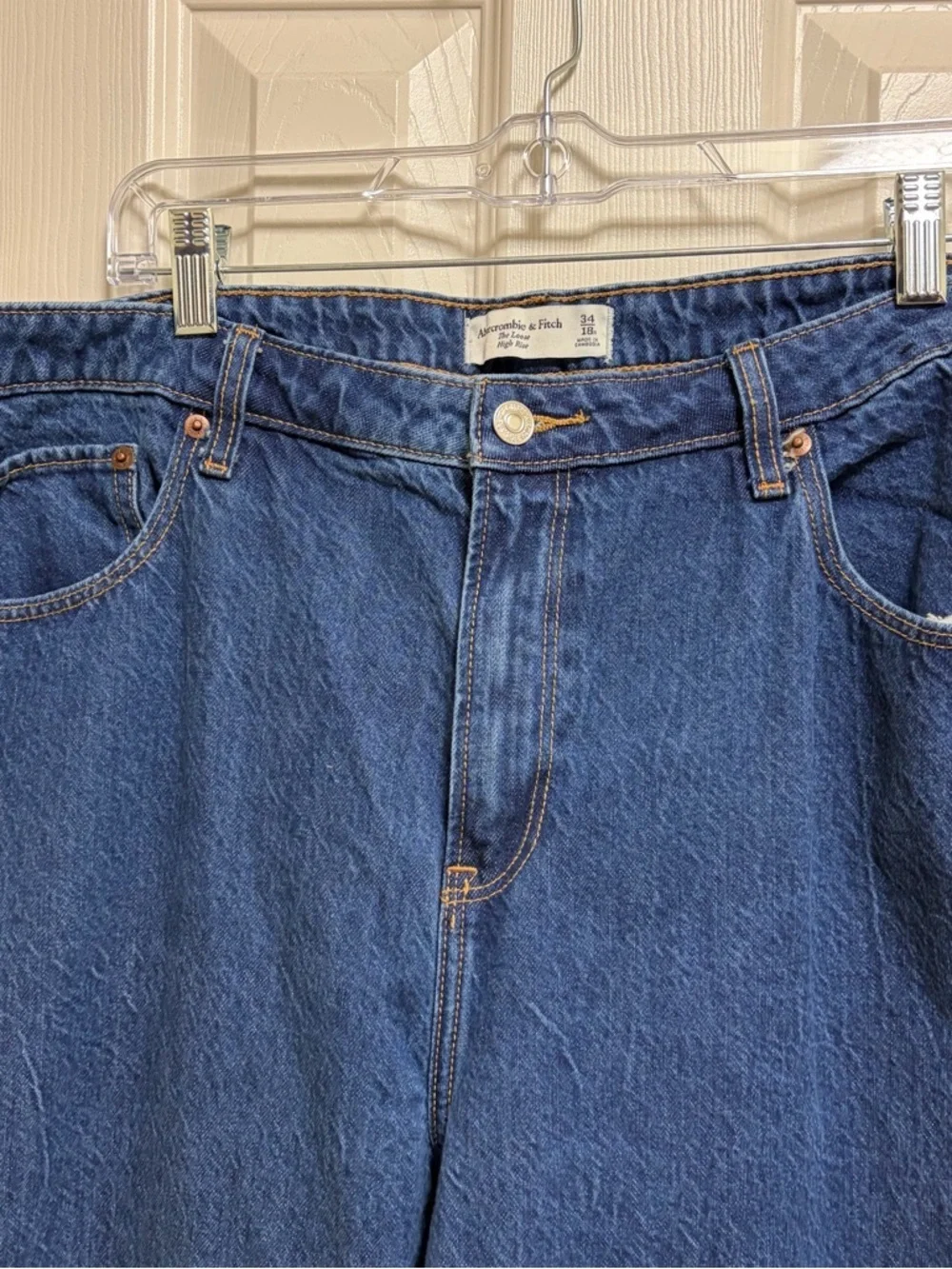 A & F The Loose High Rise Curve Loce cuffed hem Jeans 34 / 18
